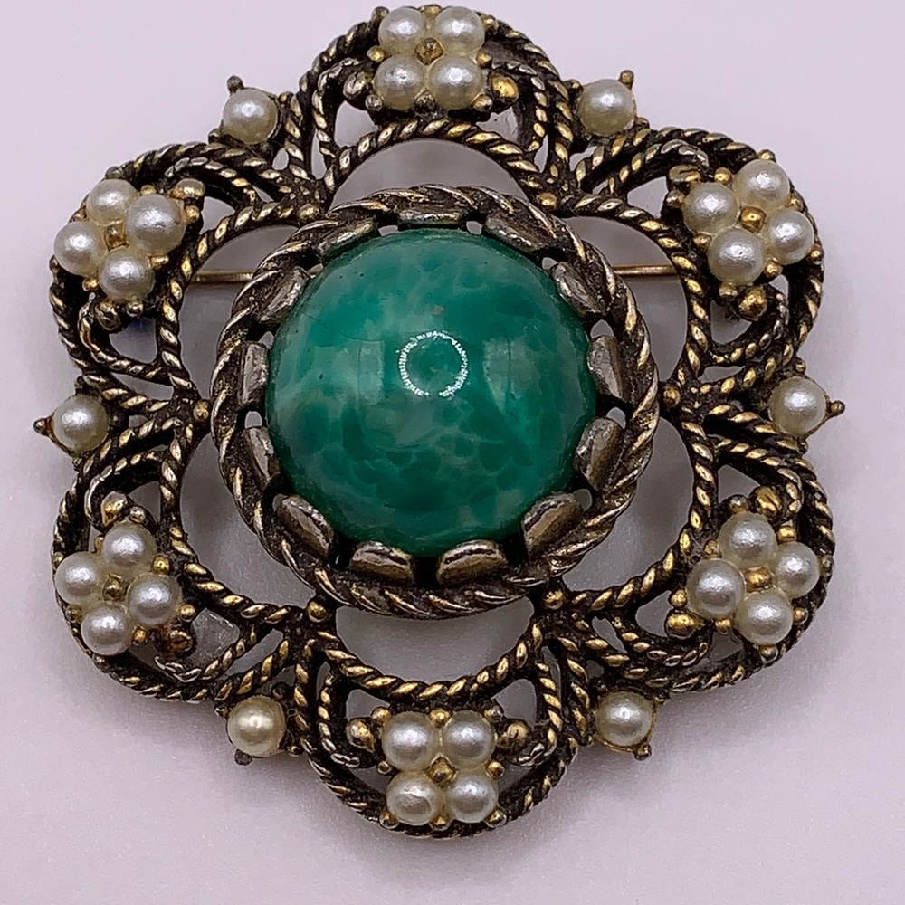 HOLLYCRAFT Victorian Revival 1940’s Brooch